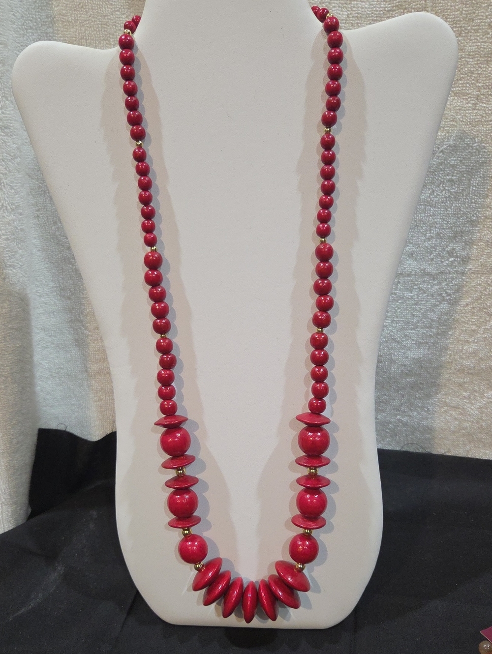 VINTAGE WOOD BEADED NECKLACE